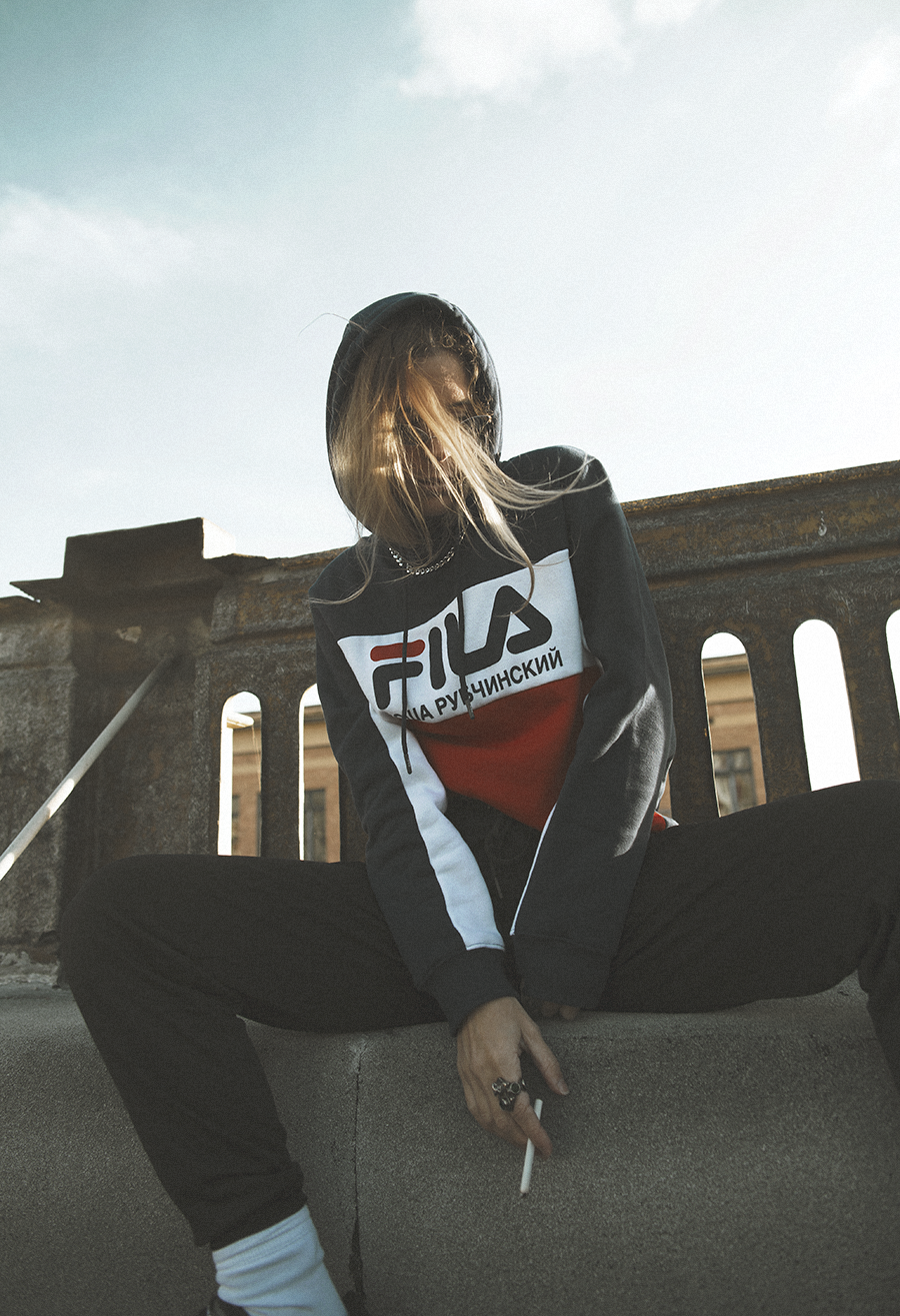 Native Fox - Jennifer Grace : High - Photo 4: Acne, Editorial, Fila, Gosha Rubchinskiy, Reebok